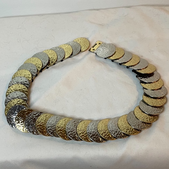 💕HOST PICK!! Vintage gold silver circle metallic chain belt! - Picture 3 of 10